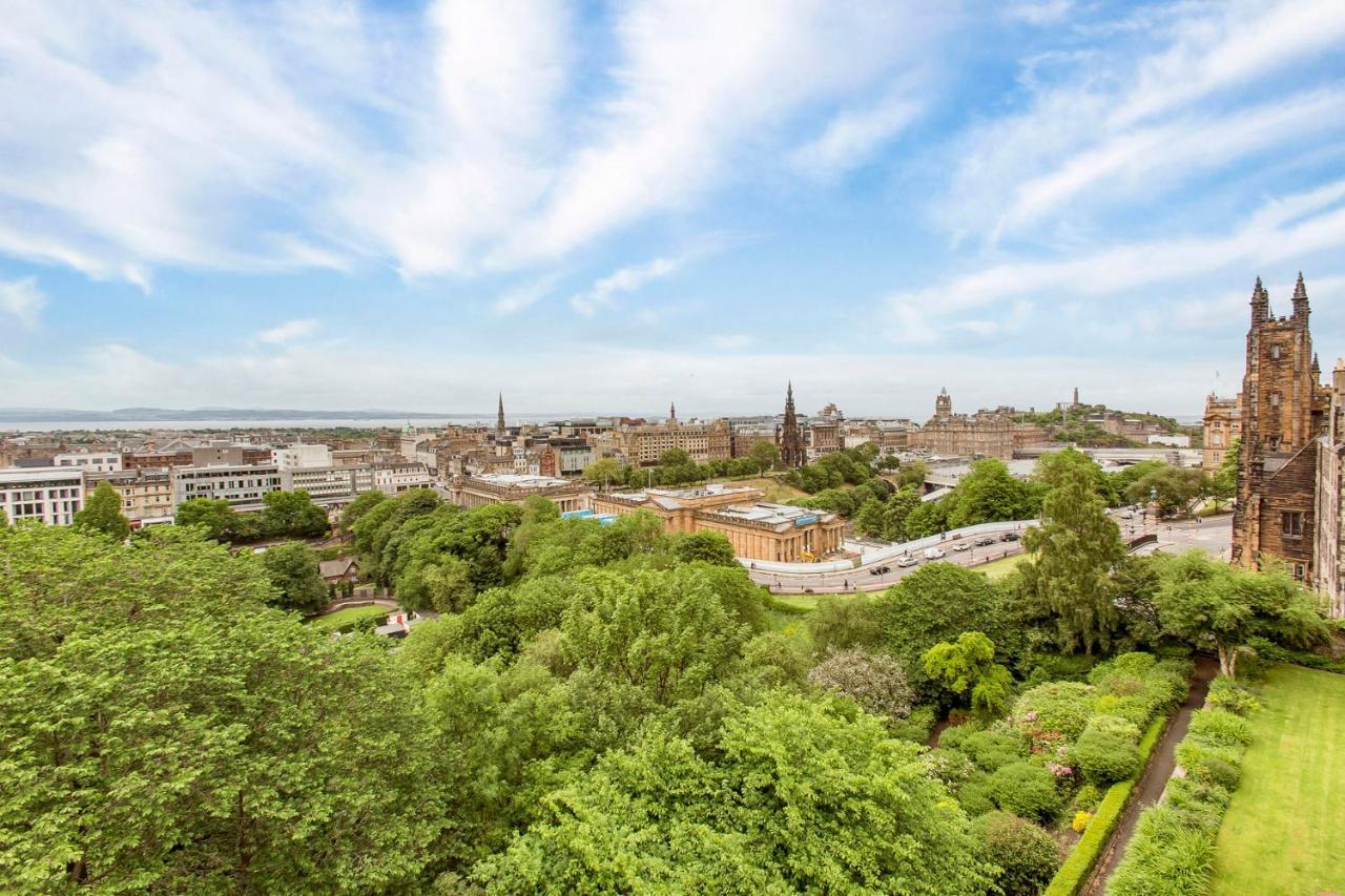 Luxury 3-Bedroom Apartment With Stunning Views At Ramsay Garden Edinburgh Exterior photo